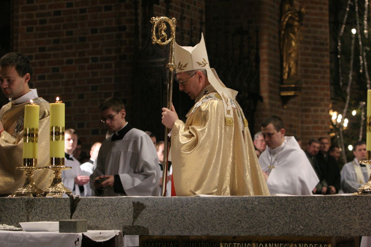 Arcybiskup Stanisław Gądecki prosi o modlitwę. Cel to ochrona Kościoła przed diabłem