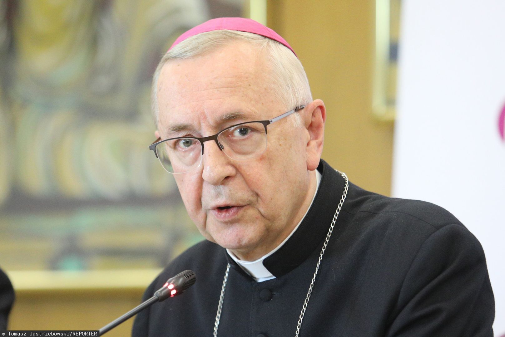 Koronawirus w Polsce. Arcybiskup Stanisław Gądecki zaznacza, że mimo zmienionej formy, nie zmienia się istota Triduum Paschalnego