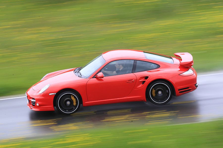 Porsche 911 turbo S (źródło: Auto Motor und Sport)