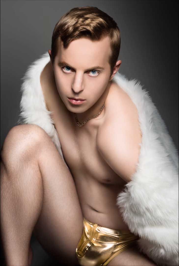 Tak wyglądają faceci sfotografowani i wyretuszowani jak znane kobiety 8
