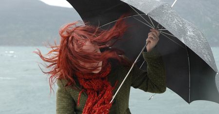 Migrena, senność i rozdrażnienie przy silnym wietrze? To może być choroba fenowa