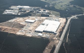 Elon Musk zatrudnił Polaków. Efekt? Pracują za dwóch, pieniędzy dostają mniej niż Niemcy