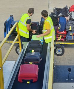 Skarbówka zatrzymała ich na lotnisku Chopina. Oto co mieli w walizkach