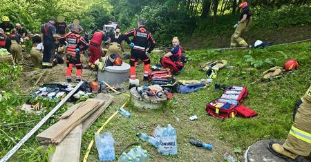 Nagle przysypało 75-latka. Horror na Podkarpaciu