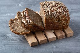 Chleb żytni - kalorie, wartości odżywcze, przepis na chleb na zakwasie, przepis na chleb na drożdżach