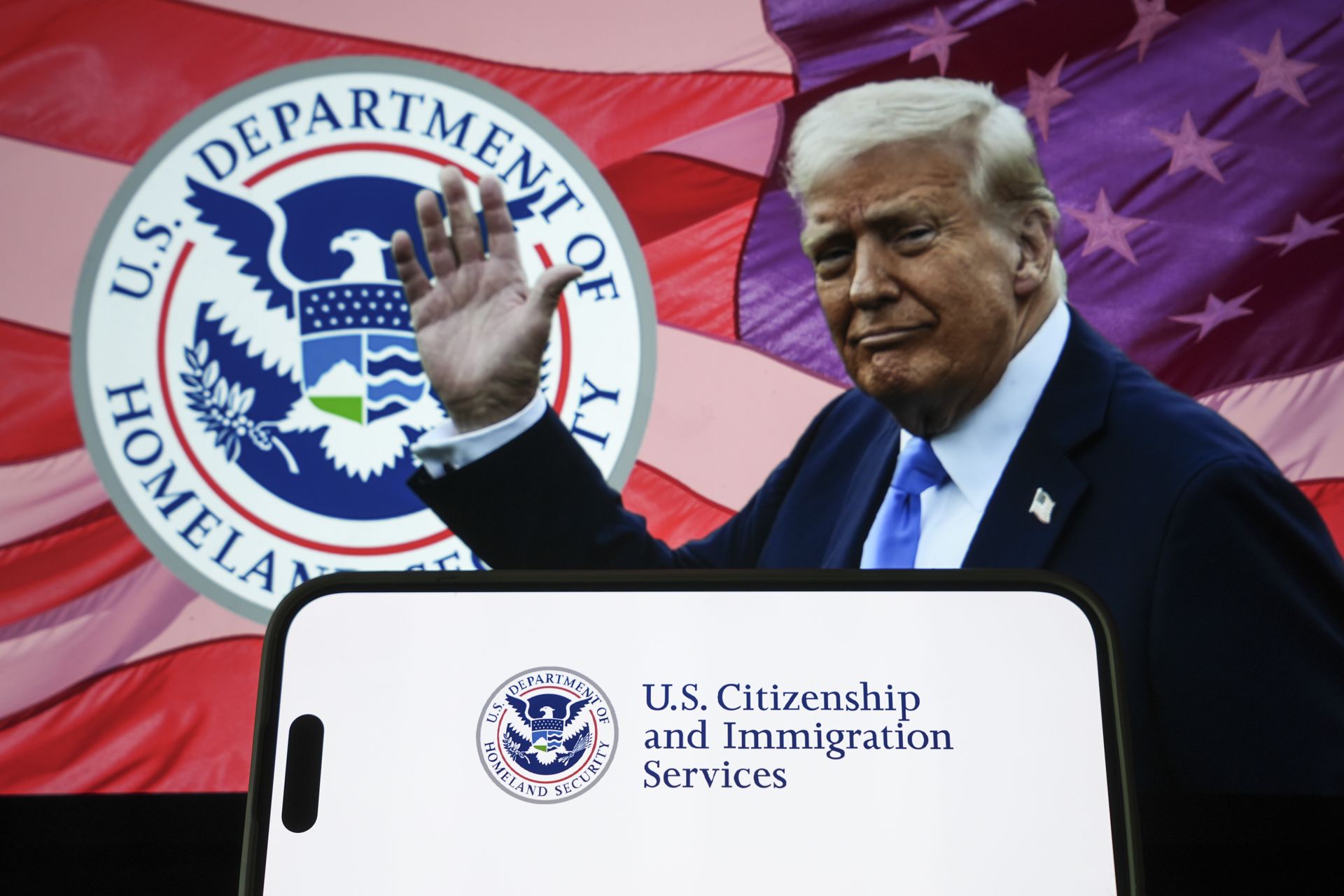 USA: władze chcą odebrać obywatelstwo 17 osobom