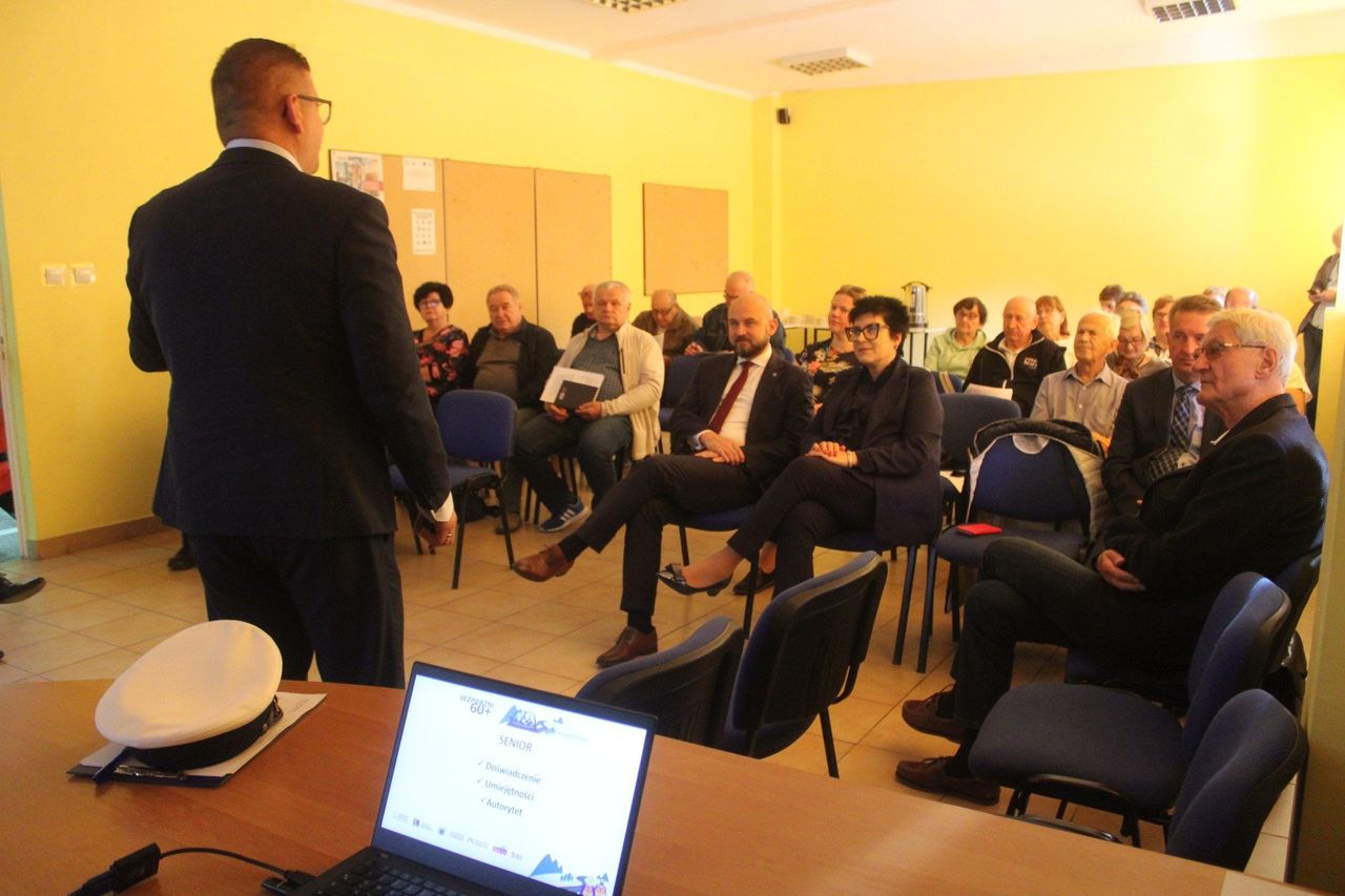 Bełchatów: Seniorzy uczyli się, jak być bezpiecznymi na drodze