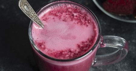 Obniża ciśnienie, rozszerza naczynia. Pij codziennie
