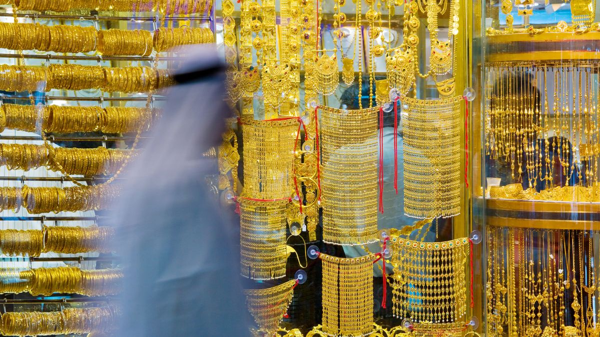 Deira Gold Souq.
United Arab Emirates, Dubai, Deira.
Scott E Barbour
Abundance, Luxury, Shopping, Souk, Wealth