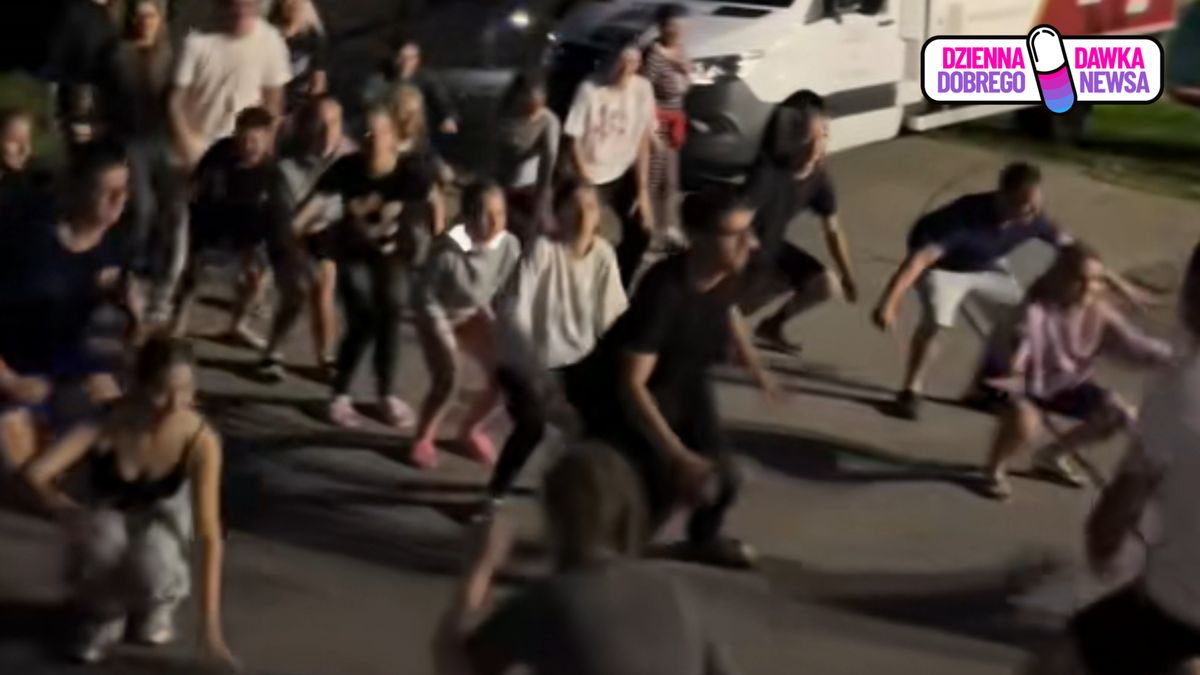 Pokazali taniec pielgrzymów.