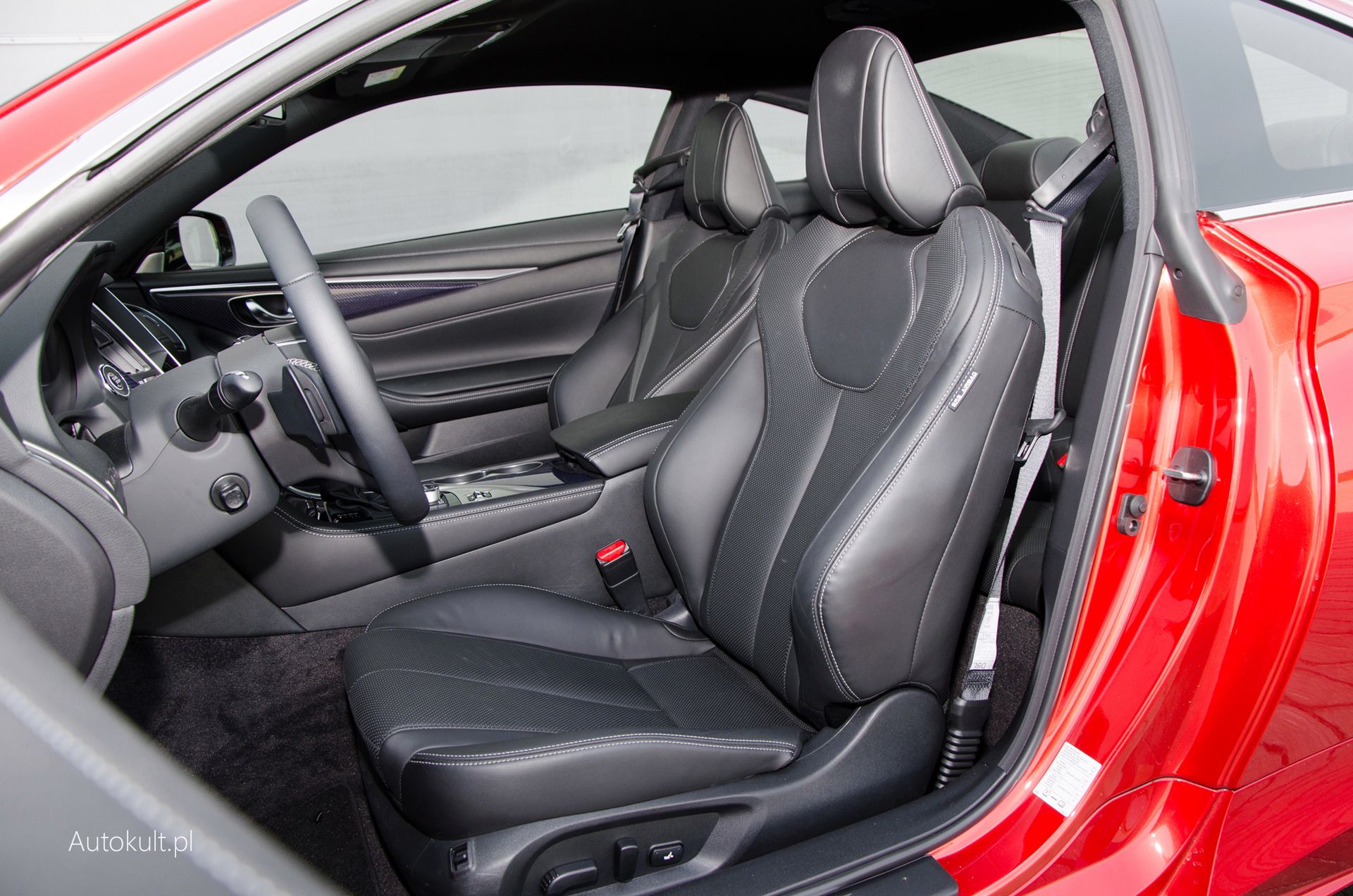 Infiniti Q60S