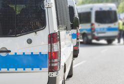 Zderzenie w kolumnie. Incydent z busami policji