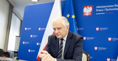 8 firm na start. Ruszą szczepienia w zakładach pracy