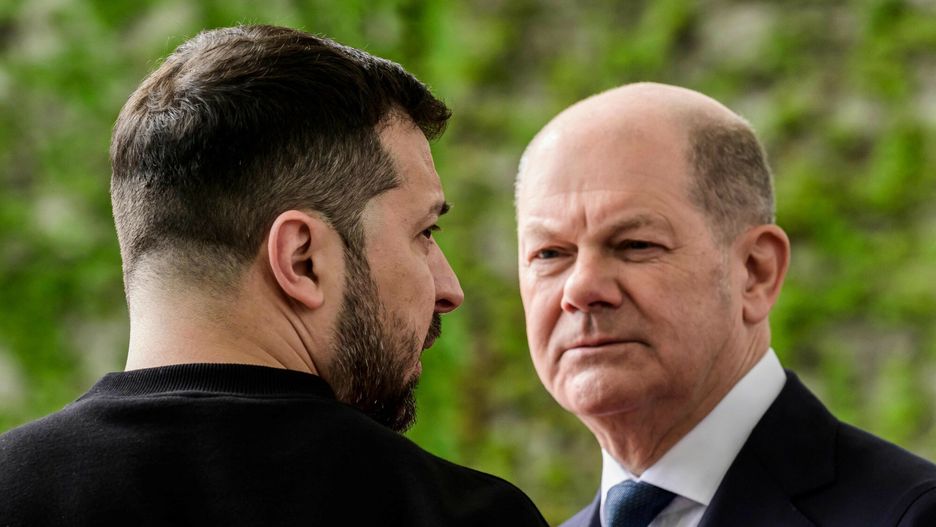 Wołodymir Zełenski i Olaf Scholz 
