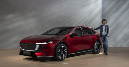 Elektryczna Mazda 6e. Ale z tym ładowaniem to dajcie spokój, kto to widział