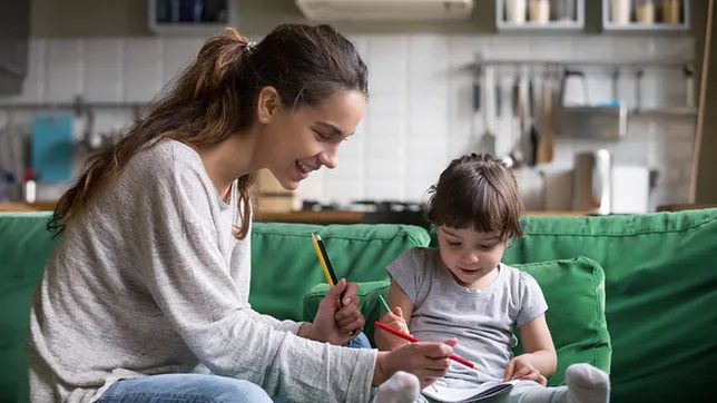 Dodatkowy zasiłek przysługuje w wymiarze do 14 dni, niezależnie od liczby dzieci, w wysokości 80 procent podstawy wymiaru zasiłku. Podstawą do jego naliczenia jest średnia pensja z ostatnich 12 miesięcy.