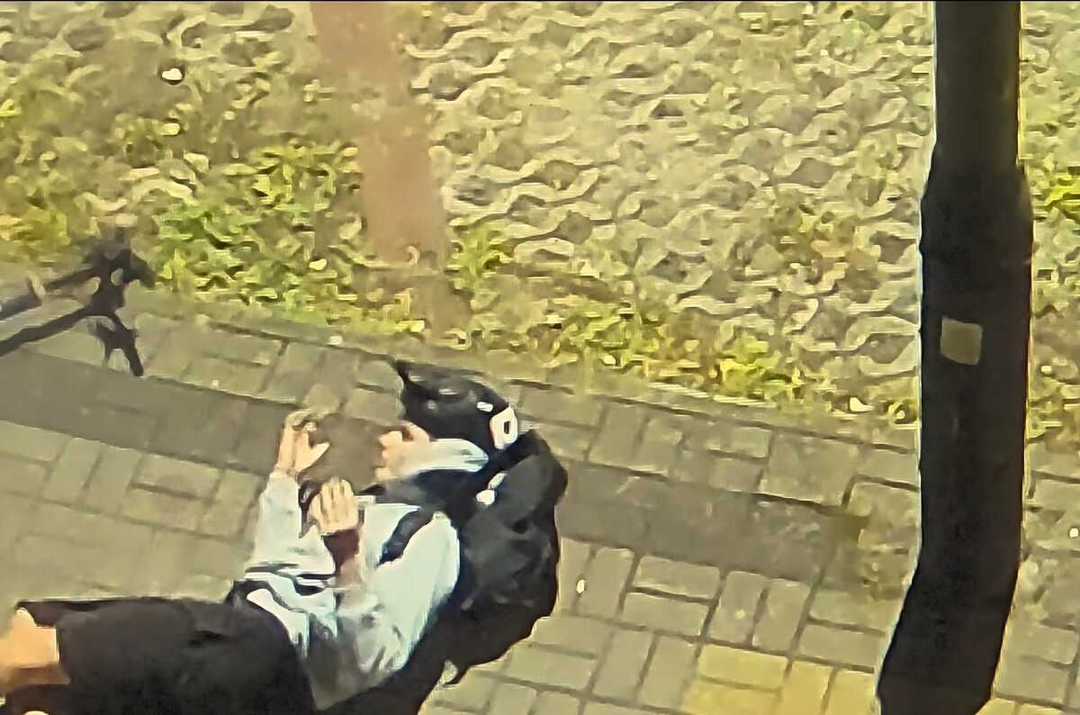 Kamera nagrała dwóch nastolatków.