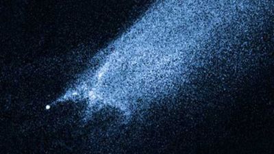 Teleskop Hubble'a wykrył tajemniczy, przypominający statek kosmiczny obiekt 1