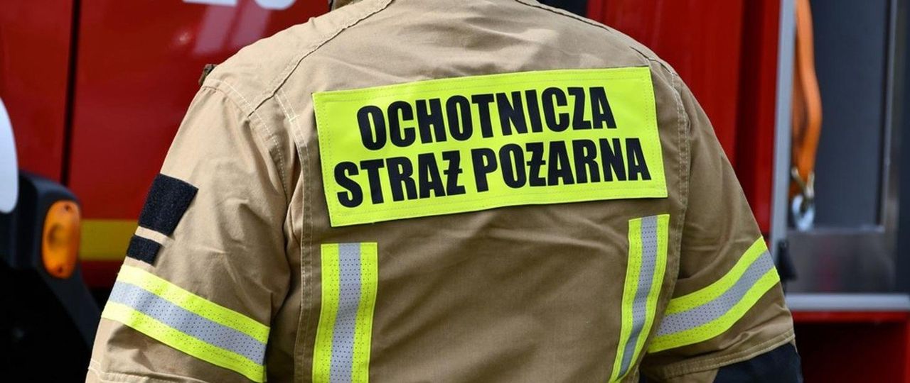 Groźny wypadek w Zamartem. Kobiety zakleszczone w samochodzie