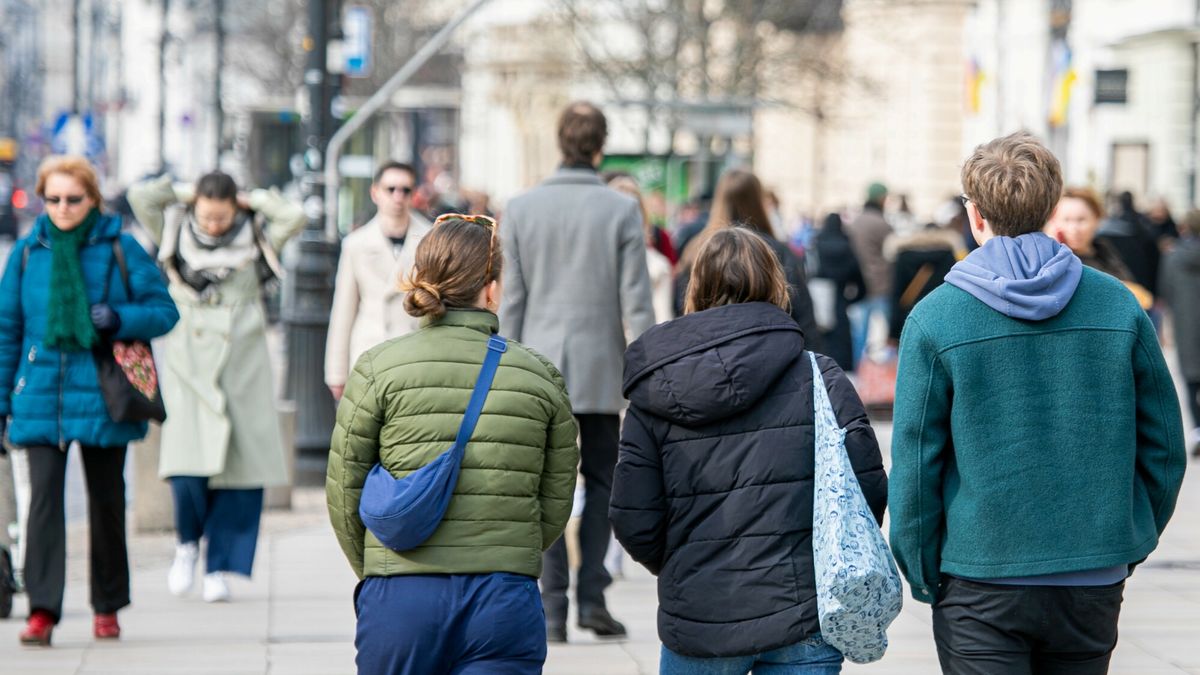 East News archiwumFot. Dawid Wolski/East News, 21.03.2024. Warszawa. Ludzie na Krakowskim Przedmiesciu.Dawid Wolski