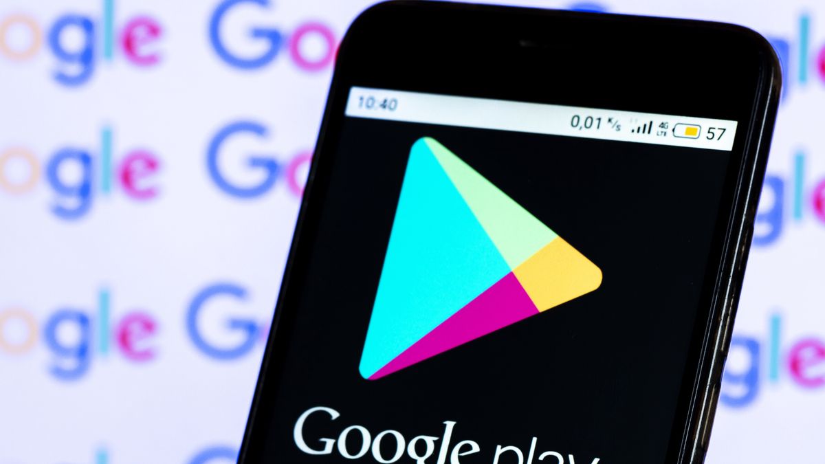 UKRAINE - 2021/01/24: In this photo illustration, a Google Play logo seen displayed on smartphone. (Photo Illustration by Igor Golovniov/SOPA Images/LightRocket via Getty Images)