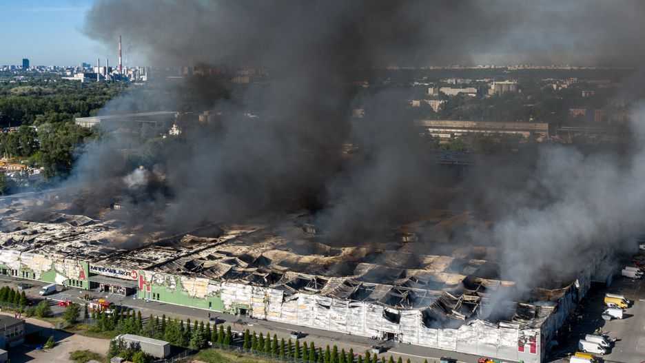 Do pożaru  hali targowej przy ul. Marywilskiej w Warszawie doszło w niedzielę nad ranem