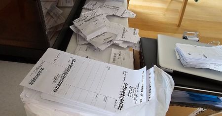 250 recept na 76 seniorów. Wyłudzili z NFZ ponad 3 mln zł