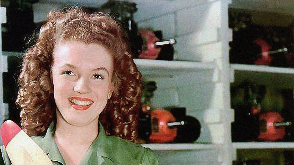 Norma Jeane Dougherty w 1945 r. - późniejsza Marylin Monroe
