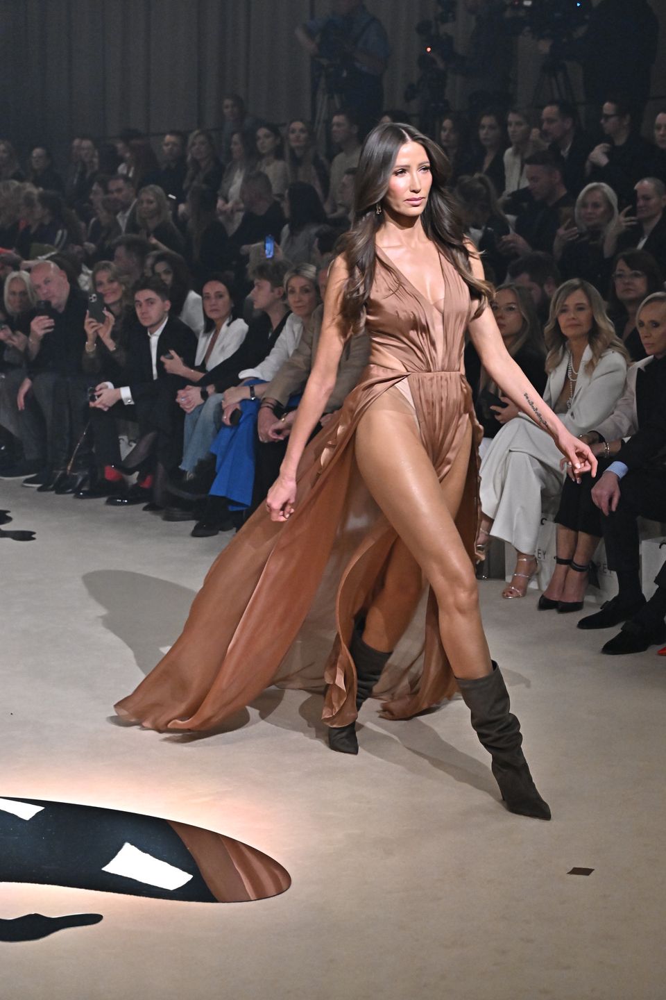 Była żona Piotra Adamczyka na pokazie Macieja Zienia