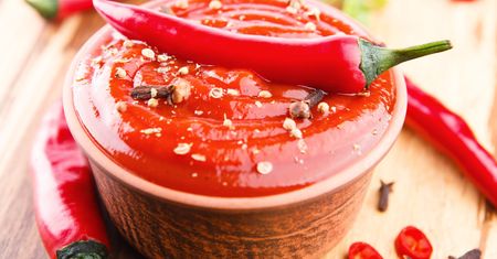 Sos sriracha – słodki i pikantny