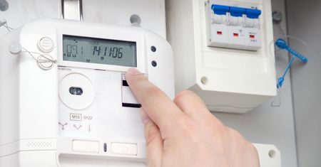 Wiadomość SMS o energii elektrycznej. Jak się zachować?