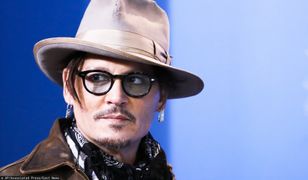 Johnny Depp ledwo stał. Ochroniarz pomógł zachować równowagę