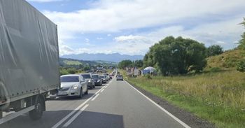Podhale stanęło w korkach. Najgorzej jest oczywiście na zakopiance. Wakacje w pełni...