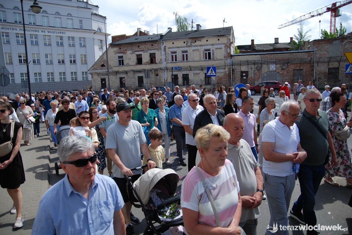 Miejska procesja Bożego Ciała przeszła ulicami Włocławka