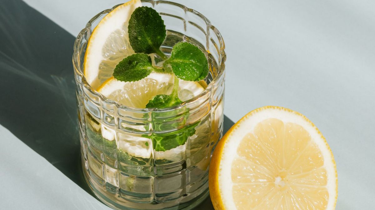 Co pić na czczo, by cieszyć się dobrym samopoczuciem i zdrowiem?