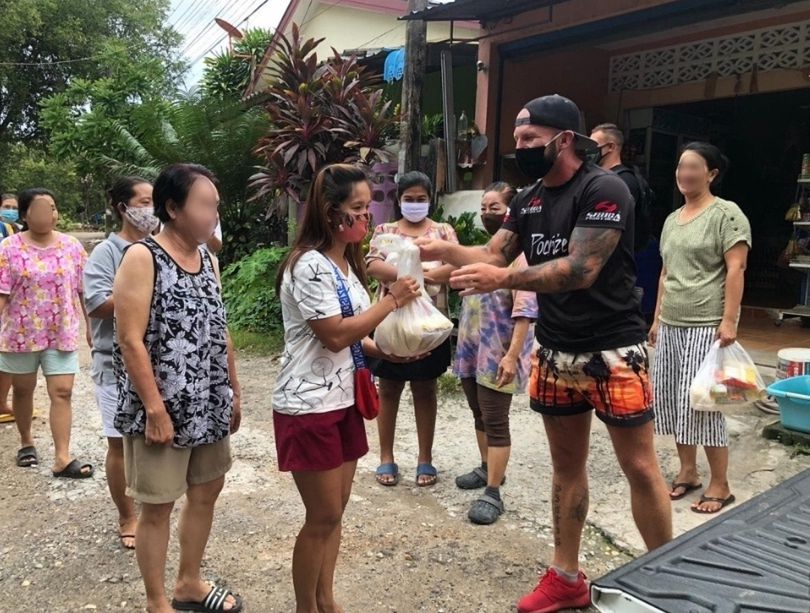 Mieszka na wyspie Phuket. "Tu od 9 dni nie było nowego przypadku koronawirusa, ale mieszkańcy zmagają się ze straszną biedą"