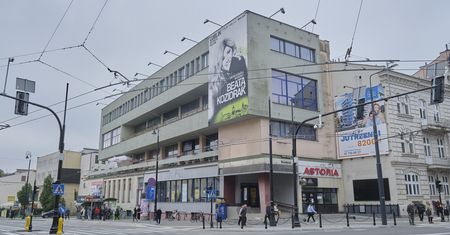 Niegdyś było tu KFC, teraz będzie Biedronka