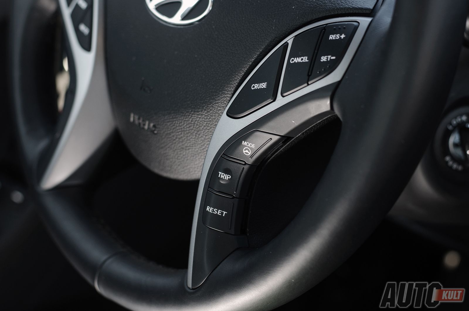 Hyundai Elantra 1,6 MPI Style - test [galeria zdjęć] 15