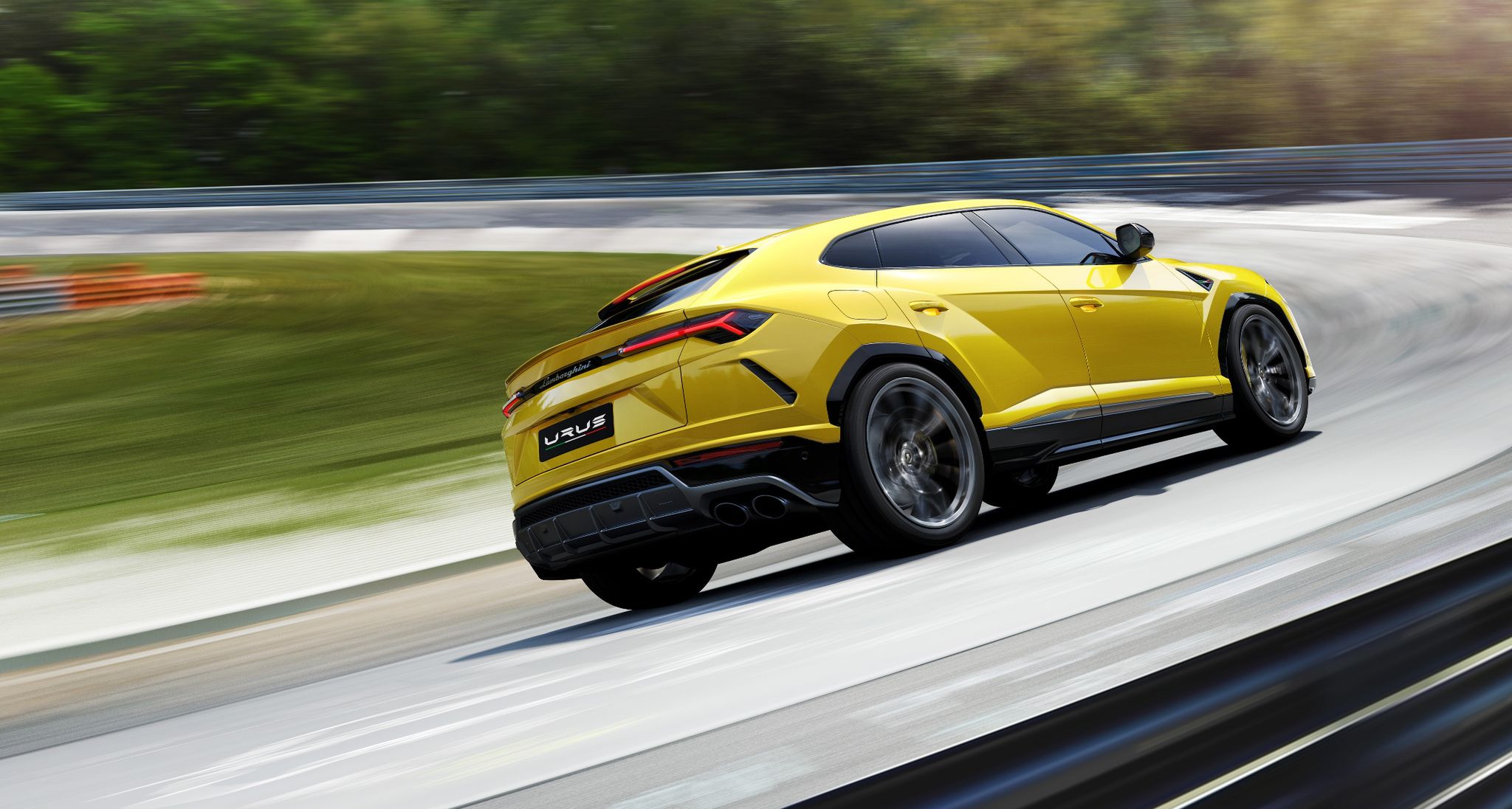 Lamborghini Urus ma nie tylko mocniejszy silnik, ale podejrzewamy, że lepiej trzyma się drogi.