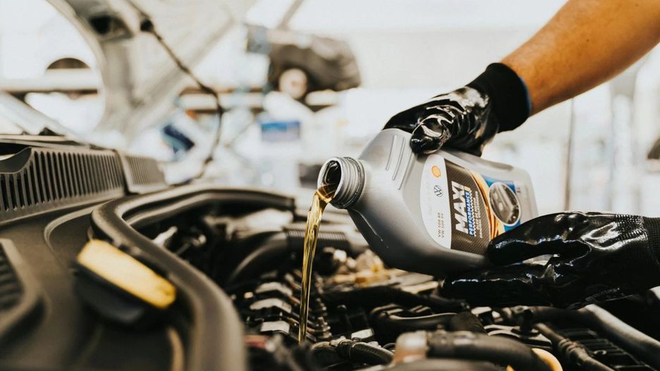 Kiedy wymieniać olej silnikowy i jak wybrać odpowiedni?