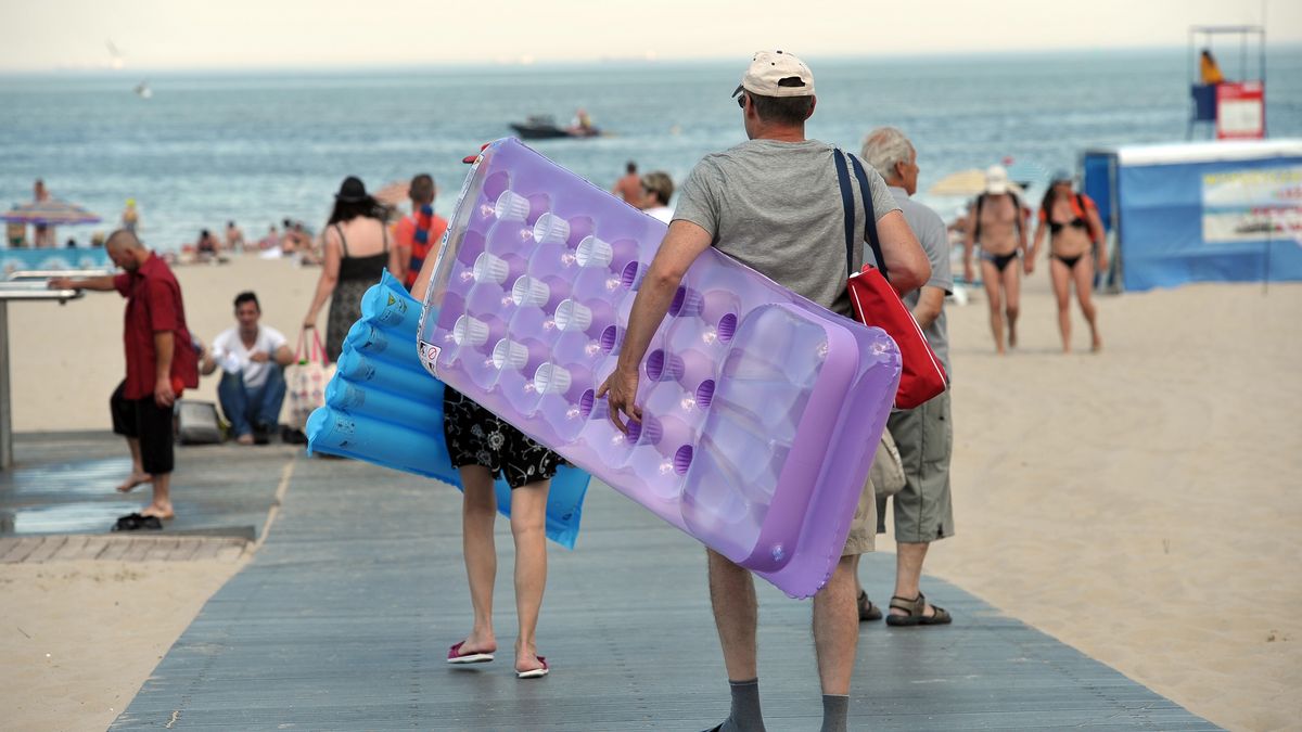 pla�owicze
Marcin Bielecki
Ba�tyk, morze, morze ba�tyckie, na pla�y, nad morzem, opala�, opalanie, opalenizna, pla�a, pla�owicze, pogoda, relaks, s�o�ce, turystyka, upa�, urlop, wakacje, woda, wypoczynek