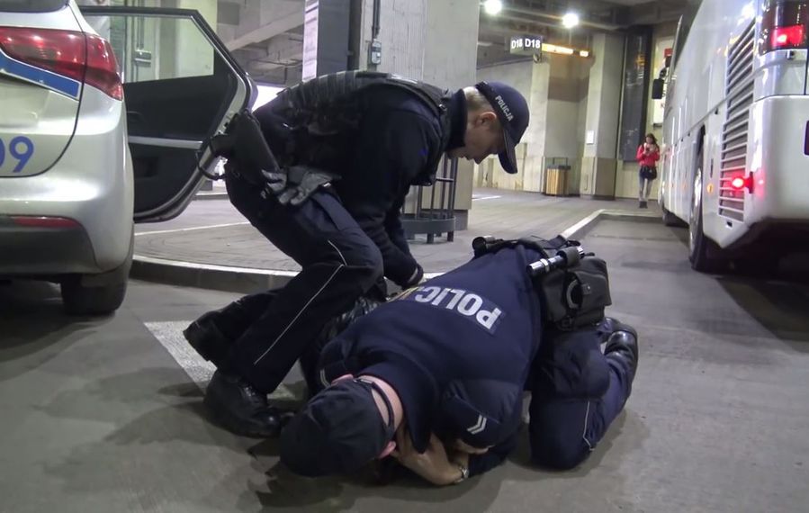 Wardęga kontra policja. Co się wydarzyło na krakowskim dworcu?