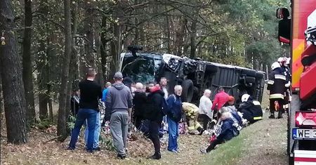 Tragiczny wypadek pod Ostrołęką. Jedna osoba nie żyje. Wzrosła liczba rannych