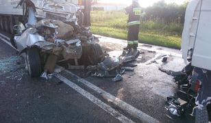 Strażacy wezwani do zmiażdżonego samochodu. Nie mogli uwierzyć w to, co zobaczyli