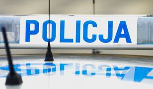 Nietrzeźwy 14-latek wjechał w zaporę. Jechał skradzionym samochodem