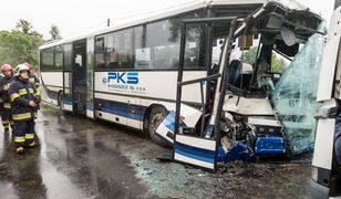 Kujawsko-pomorskie: autobus zderzył się czołowo z ciężarówką. Są ranni