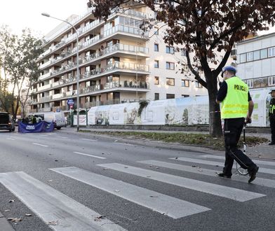 Wypadek w Warszawie. Mieszkańcy od lat apelują o poprawę bezpieczeństwa na ul. Sokratesa. "Kolejna tragedia to kwestia czasu"