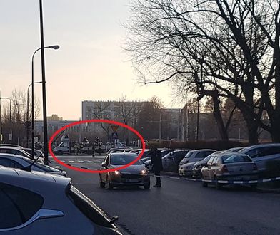 Warszawa. Ciężarówka z butlami grozi wybuchem. Akcja strażaków