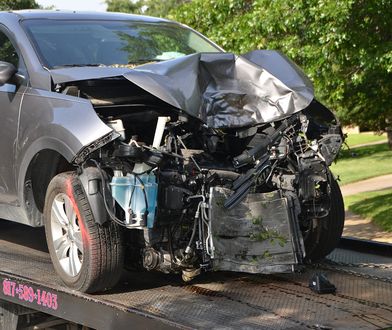 Wrocław: Wypadek na Pułaskiego – kierowca wjechał pod tramwaj