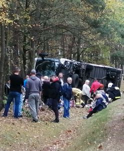 Śmiertelny wypadek pod Ostrołęką. Zmarłym policjant i jego żona. Osierocili dwójkę dzieci
